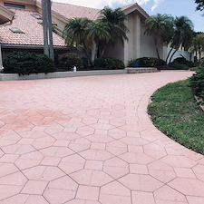 Top-Quality-Paver-Driveway-Cleaning 1